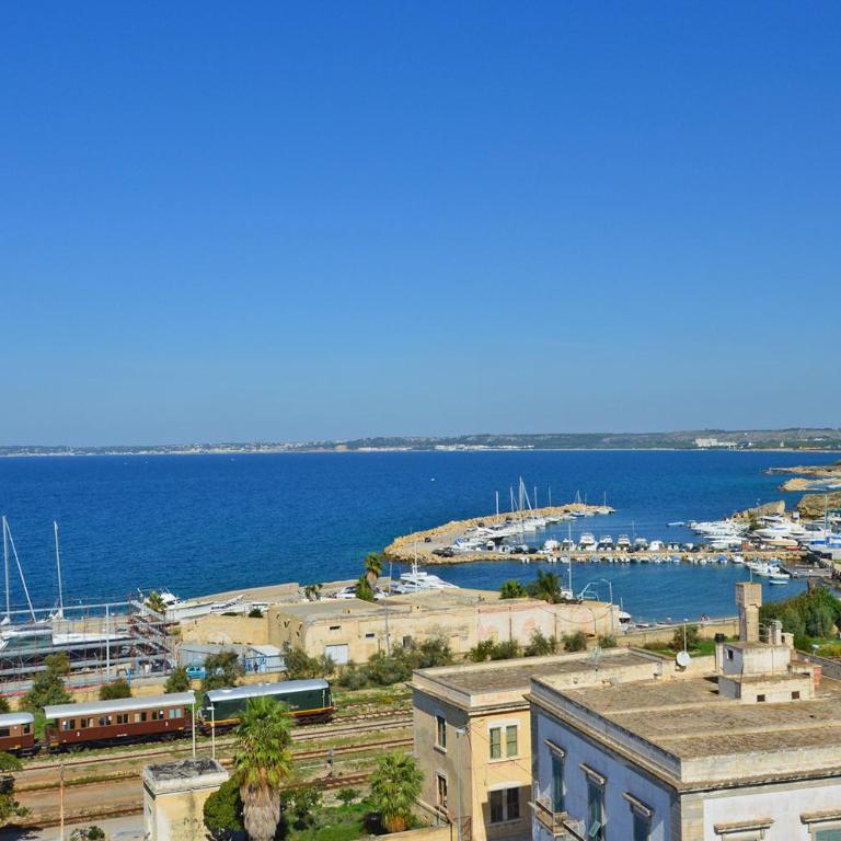 Palazzo Vallebona - Suite con Vista Mare - 26