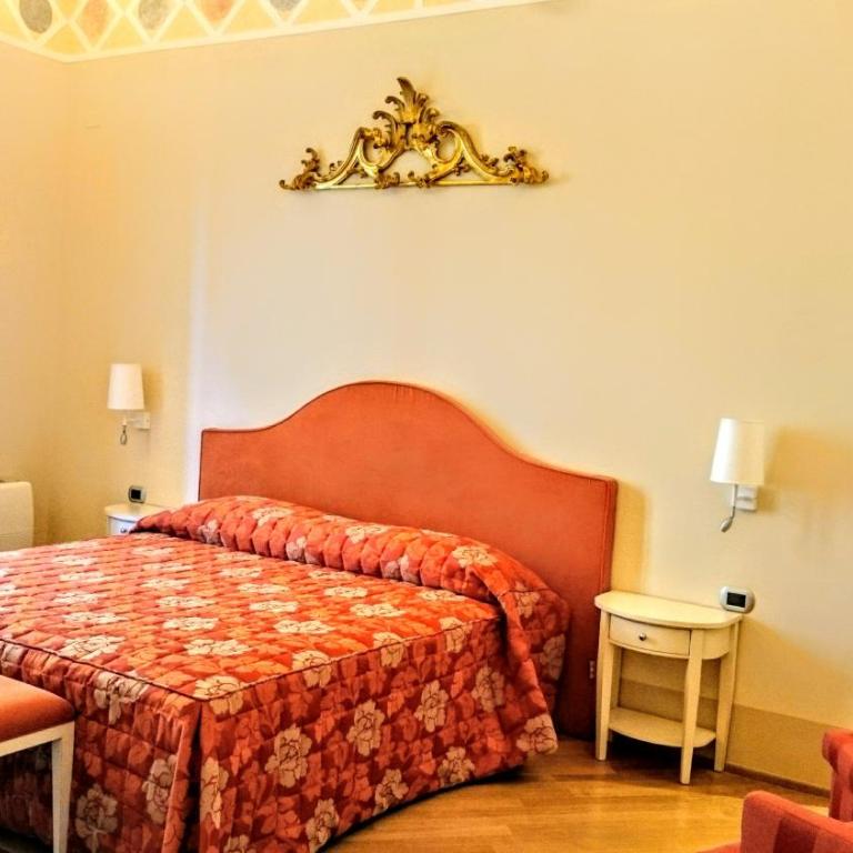 Casa Isolani Guest House Piazza Maggiore - Ampia Camera Matrimoniale - 2