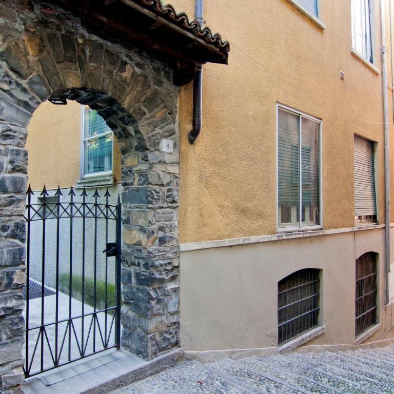 Appartamenti Il Sogno - Appartamento Deluxe con 2 Camere da Letto e Vista Lago - Salita Genazzini, 4 - 25