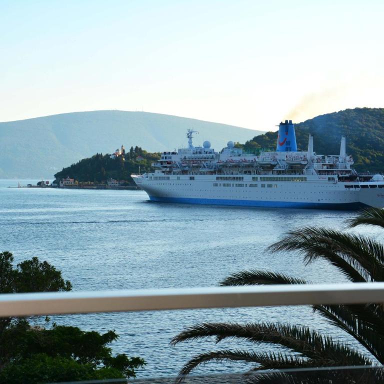 Apartments MaXhit - Komfor Apartman sa 1 Spavaćom Sobom, Balkonom i Pogledom na More - 6