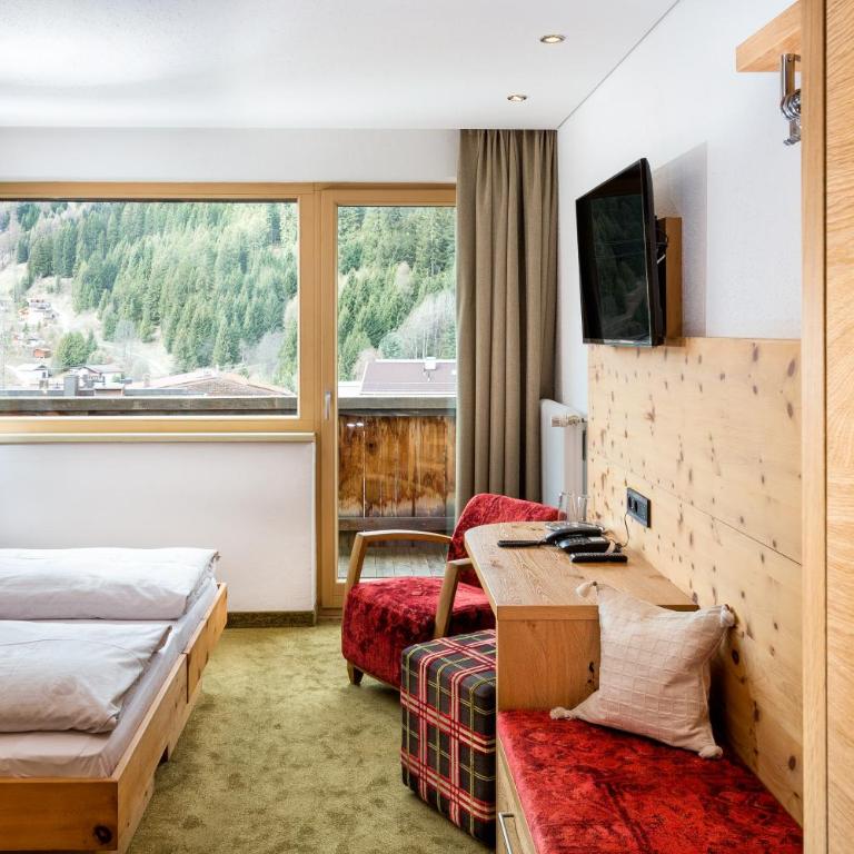Hotel Garni Ernst Falch - Doppel- oder Zweibettzimmer - 7