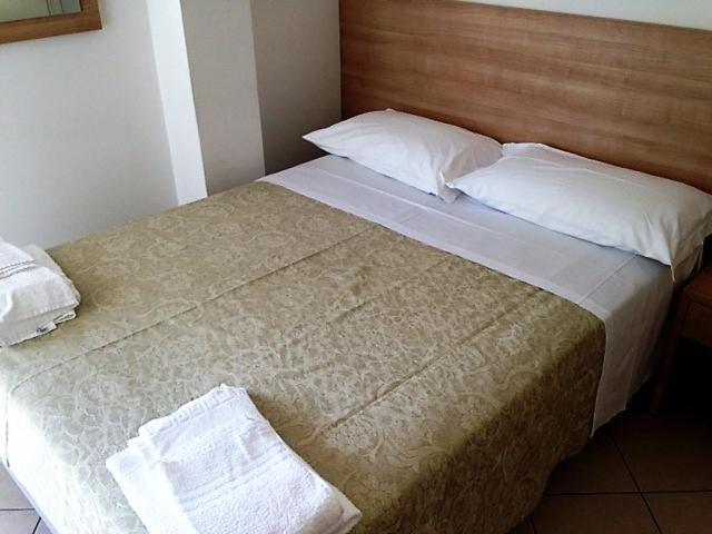 Hotel Madrid - Single Room with Private Bathroom - 2