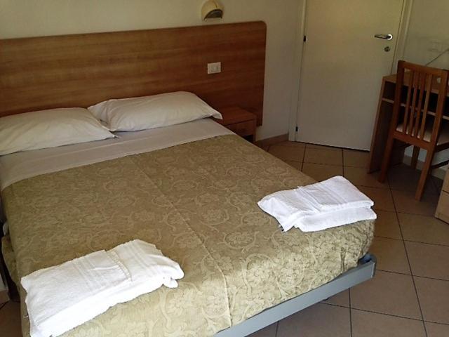 Hotel Madrid - Single Room with Private Bathroom - 1