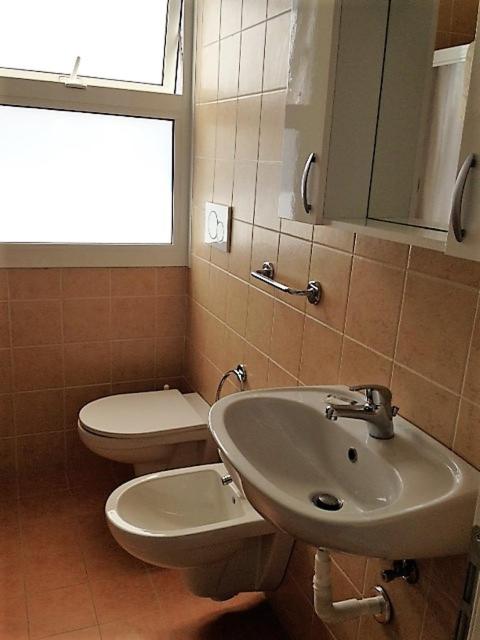 Hotel Madrid - Double Room with Private Bathroom - 4