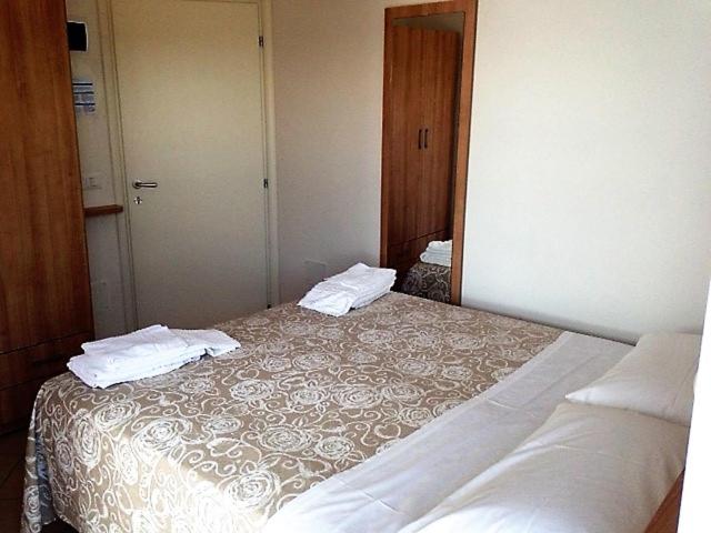 Hotel Madrid - Double Room with Private Bathroom - 1
