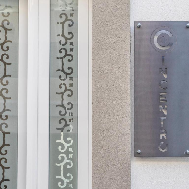 Incentro - Double Room with Balcony - 5