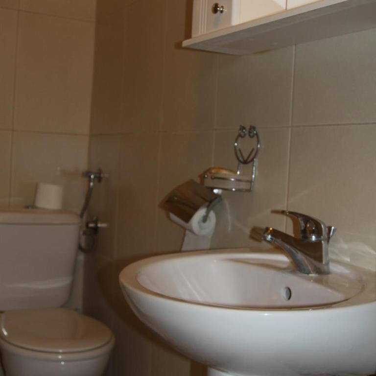 Apartments Bečić - One-Bedroom Apartment - 3