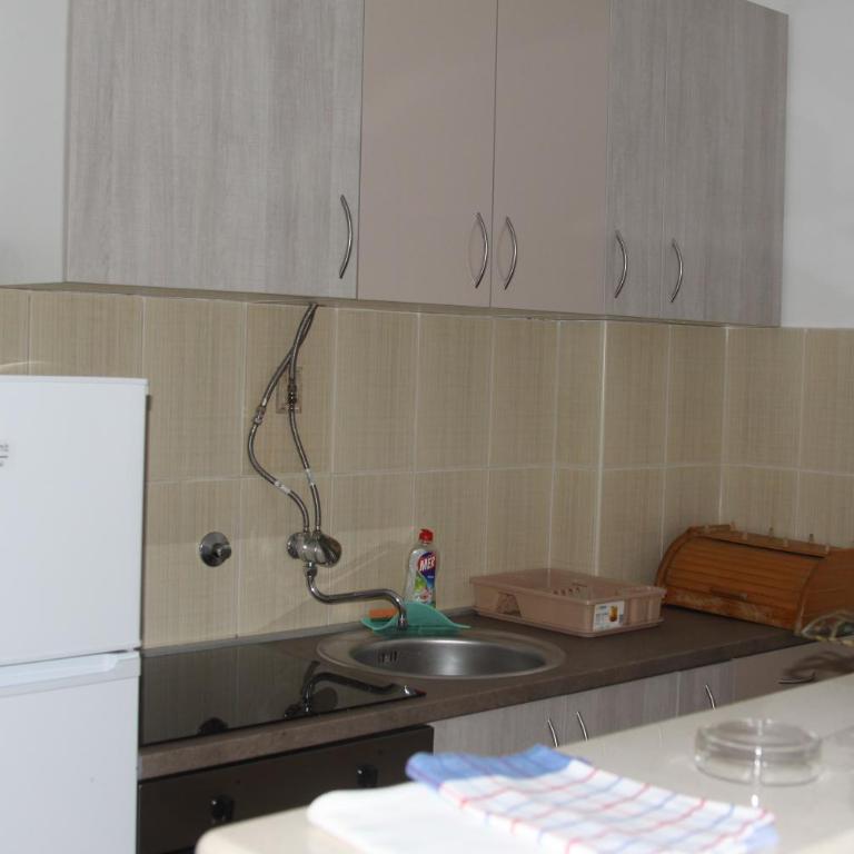 Apartments Bečić - One-Bedroom Apartment - 6