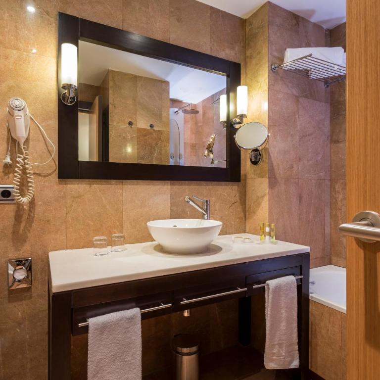 Eurostars Monumental - Double Room with Sagrada Familia View - 4