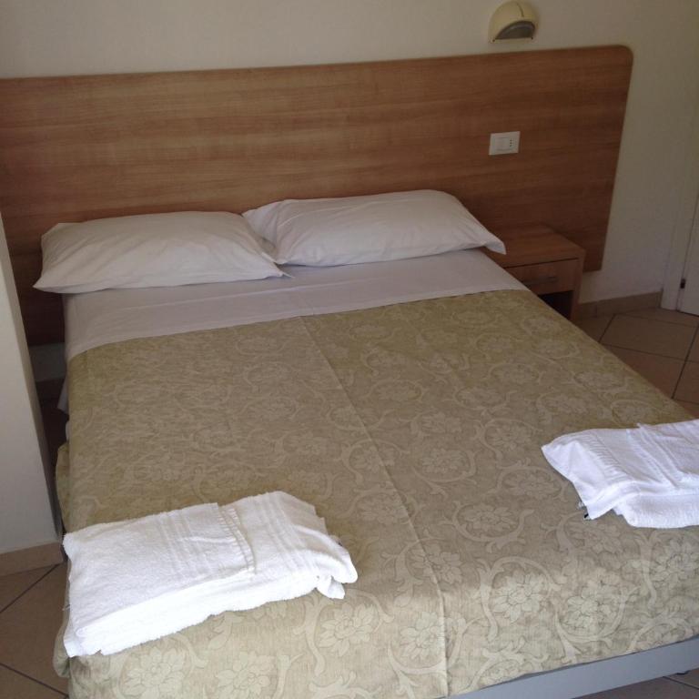 Hotel Madrid - Single Room with Private Bathroom - 4