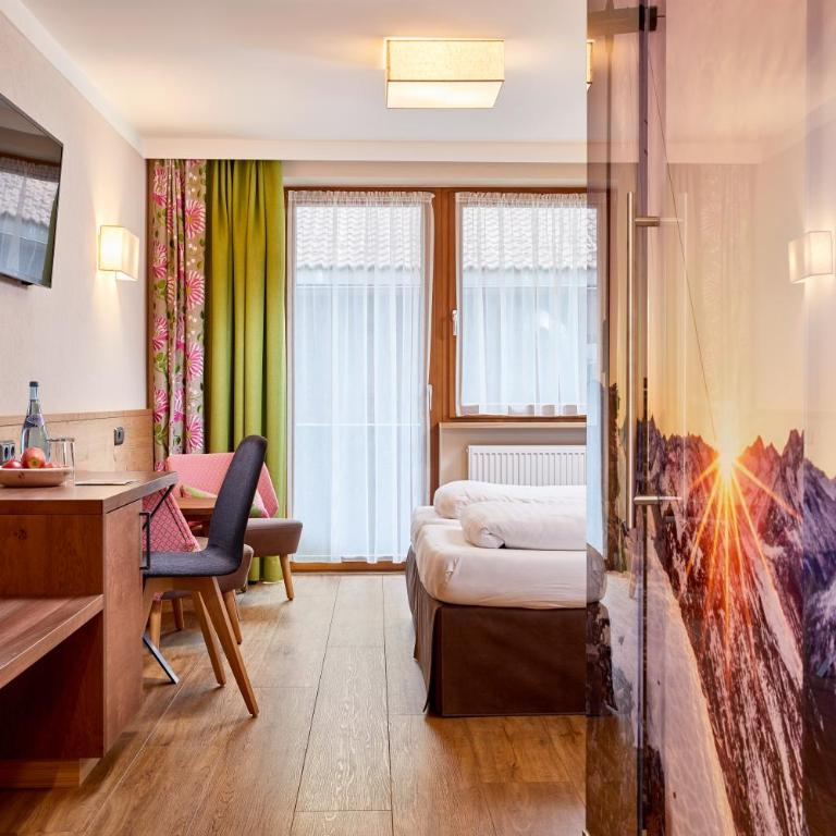 Hotel Neue Post - 4 Sterne Superior - Doppelzimmer mit Balkon - 6
