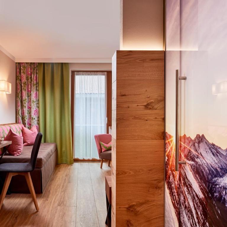 Hotel Neue Post - 4 Sterne Superior - Doppelzimmer mit Balkon - 1