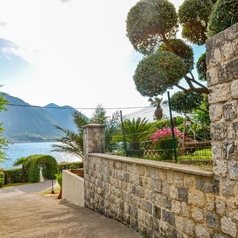 La Grande Apartments - One-Bedroom Apartment with Terrace and Sea View - 9