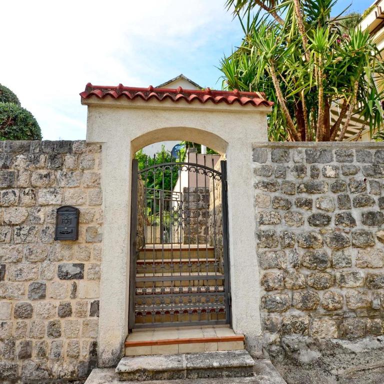 La Grande Apartments - One-Bedroom Apartment with Terrace and Sea View - 10