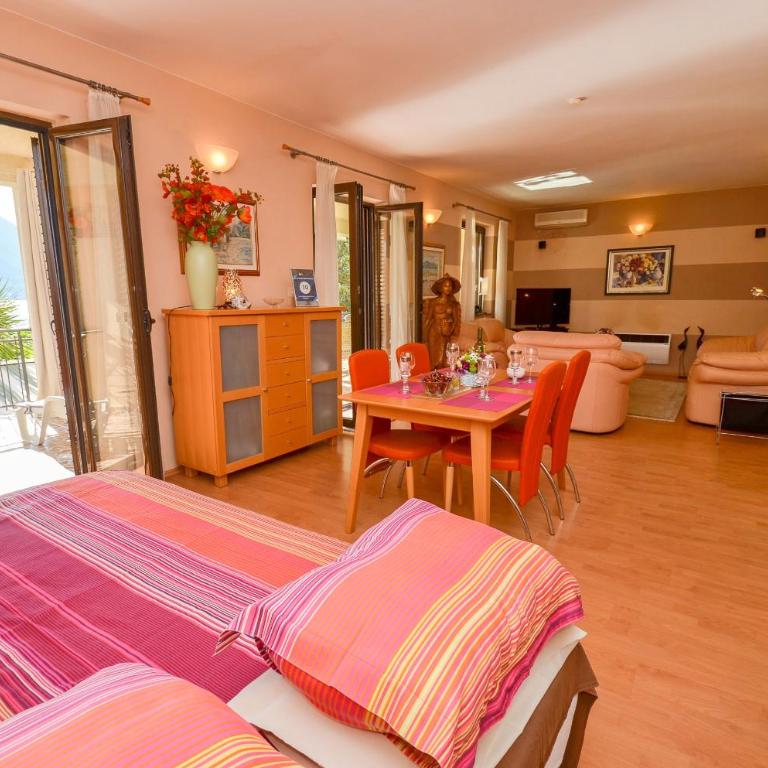 La Grande Apartments - One-Bedroom Apartment with Terrace and Sea View - 15
