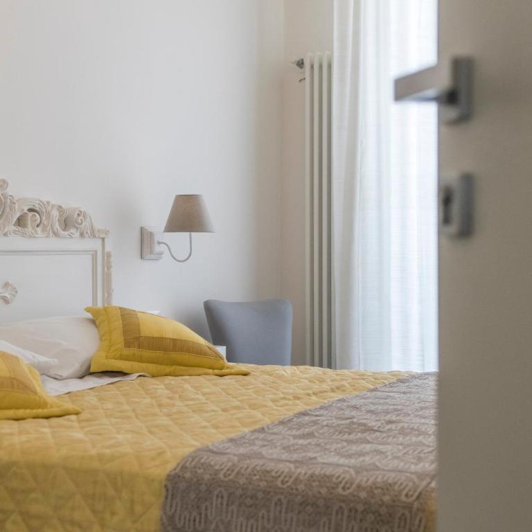 Incentro - Double Room with Balcony - 5