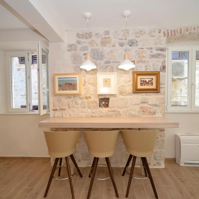 Apartmani Art Karampana - Apartment with Balcony - 13