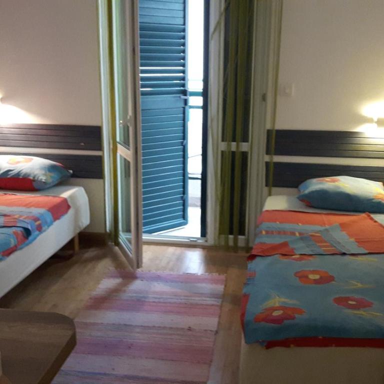Apartments Paradiso - Dvokrevetna Soba sa Zasebnim Krevetima i Balkonom - 3