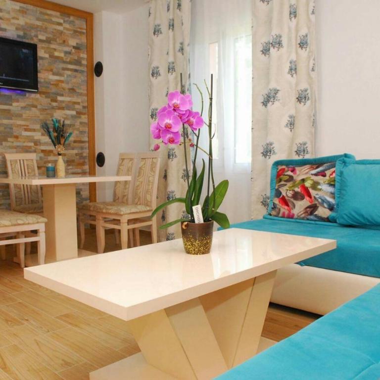 Apartments Kuc - Apartment with Terrace - 1