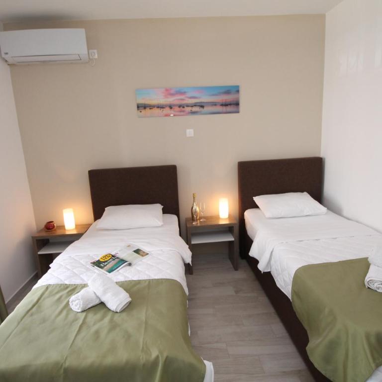 Le Marc Guest house - Dvokrevetna Soba sa Bračnim Krevetom/Zasebnim Krevetima - 10