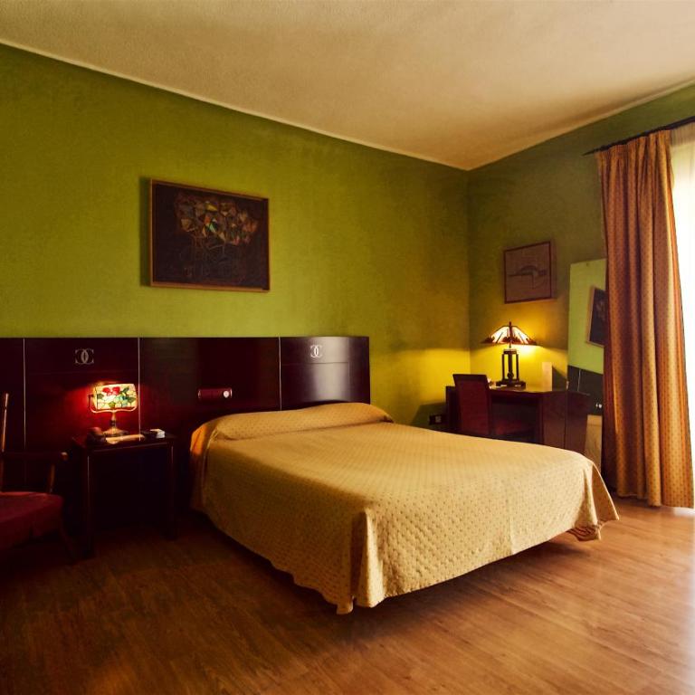 Hotel Carlos V - Double Room with Balcony - 2