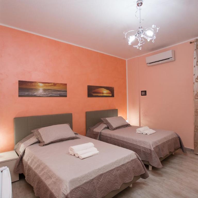 B&B Palermo Sole & Cultura - Camera Matrimoniale/Doppia con Letti Singoli con Bagno Privato - 2