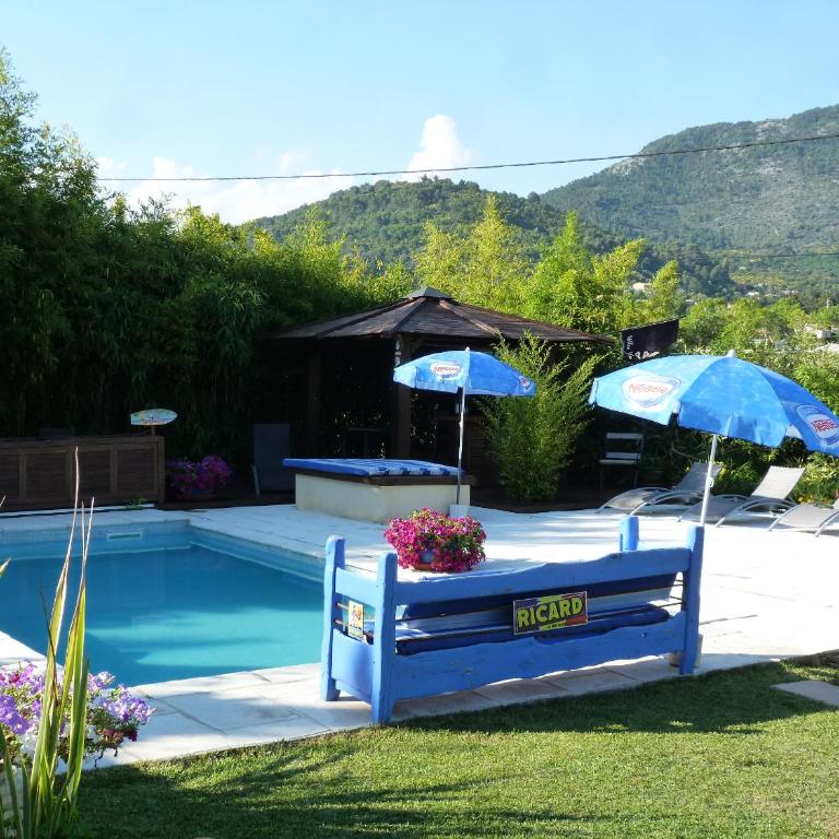 Les Bambous B&B - Doppelzimmer mit Poolblick - 16