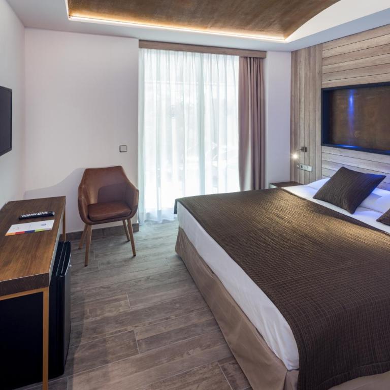 Hotel GHT Neptuno-Tossa & Venus SPA - Habitación Doble Superior - 1 o 2 camas - 5