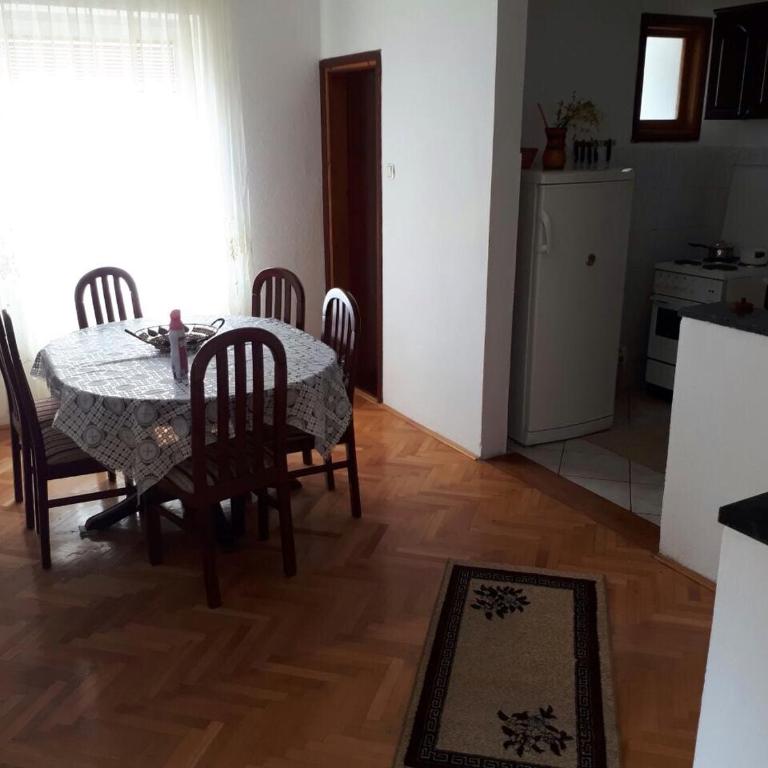 Apartment Trebinje - Apartman sa 2 Spavaće Sobe - 4