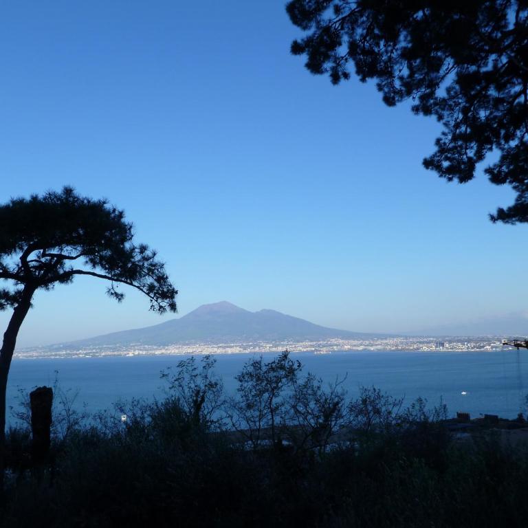 Ancelle Sorrento - Casa d'Accoglienza - Camera Tripla con Vista Mare - 1