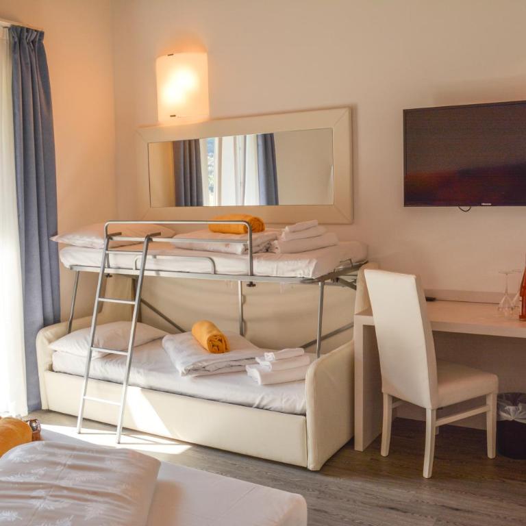 Maso Agritur Santa Lucia - Triple Room with Balcony - 20