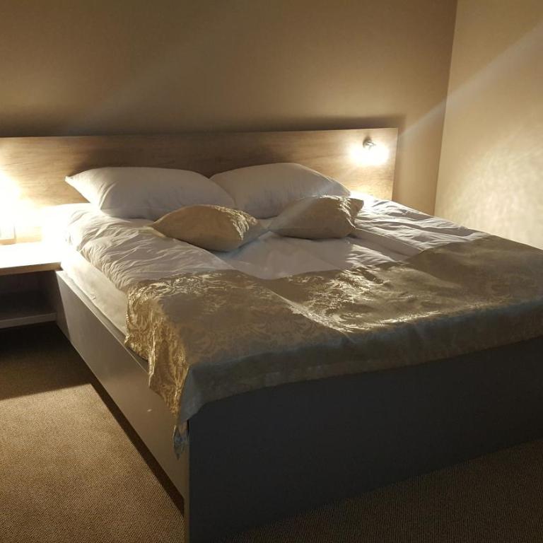 Rooms Comfor - Deluks Dvokrevetna Soba sa Bračnim Krevetom i Tušem - 4