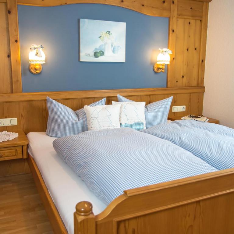 HAUS Susanne - TOP-Ferienwohnungen - SOMMER-Bergbahn inklusive - One-Bedroom Apartment with Balcony - Ground Floor 1 - 5