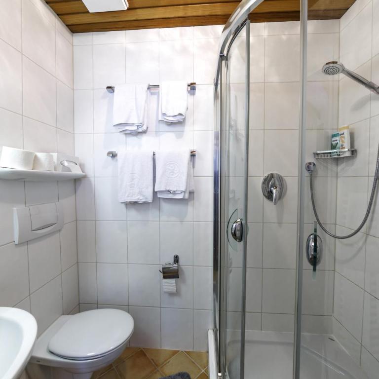 Hotel & Gasthof Fraundorfer - Doppelzimmer mit Balkon - 8