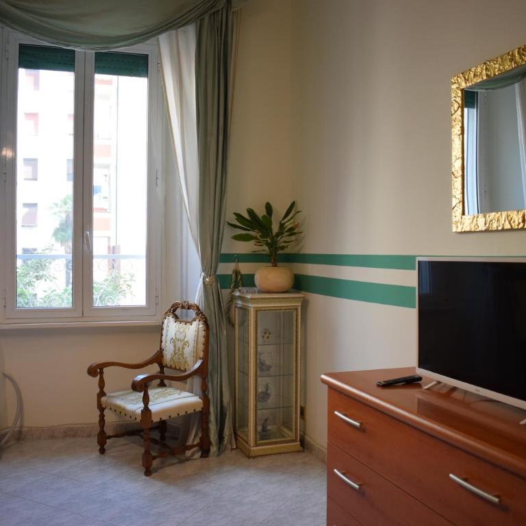 I Petali Guest House - Camera Tripla con Bagno Privato Esterno - 3