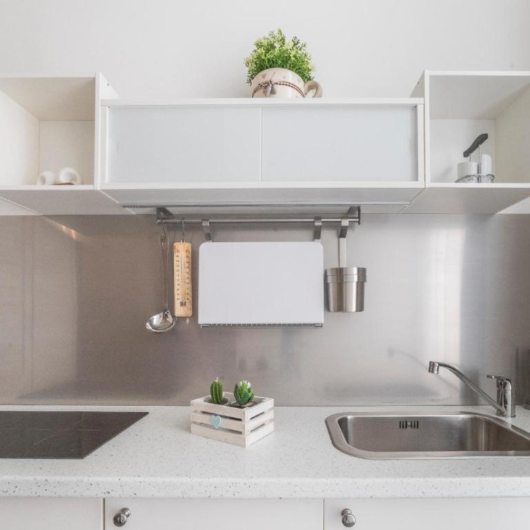 Incentro - King Room with Balcony - 7