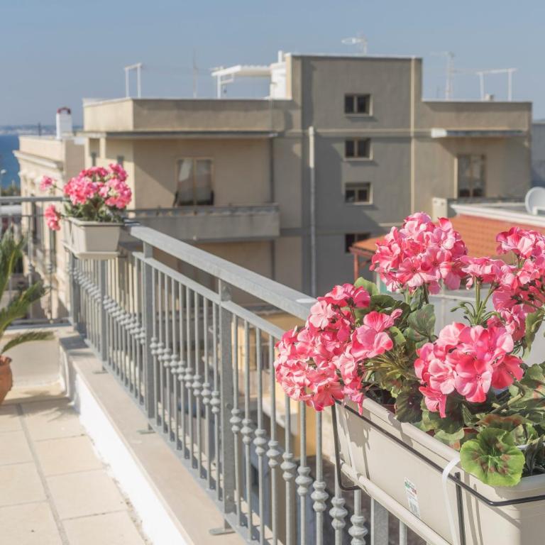 Incentro - Double Room with Balcony - 23