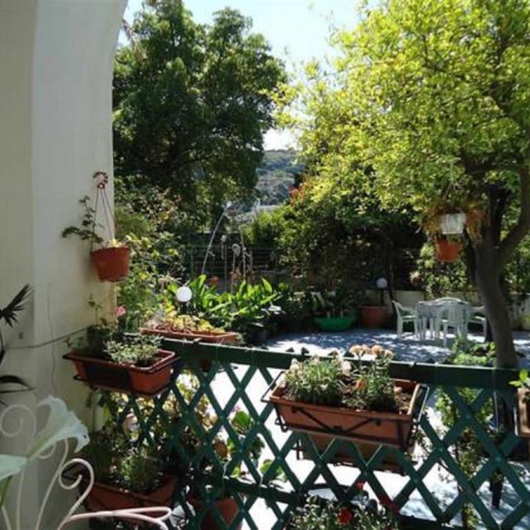 B&B Albatros - Triple Room with Private External Bathroom - 11
