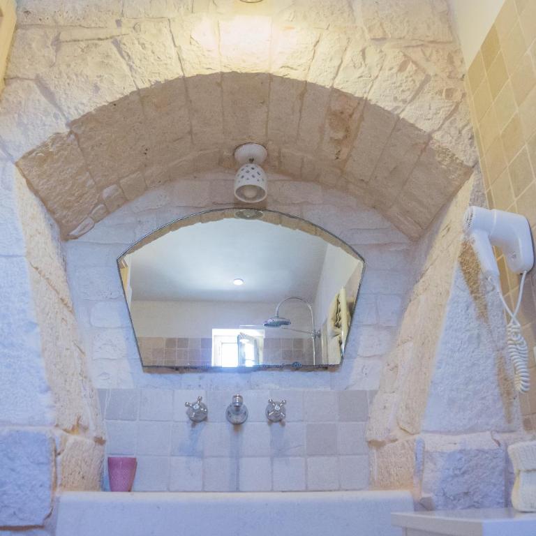Masseria Rosa Trulli Relais - Suite Superior con Vasca Idromassaggio - 13