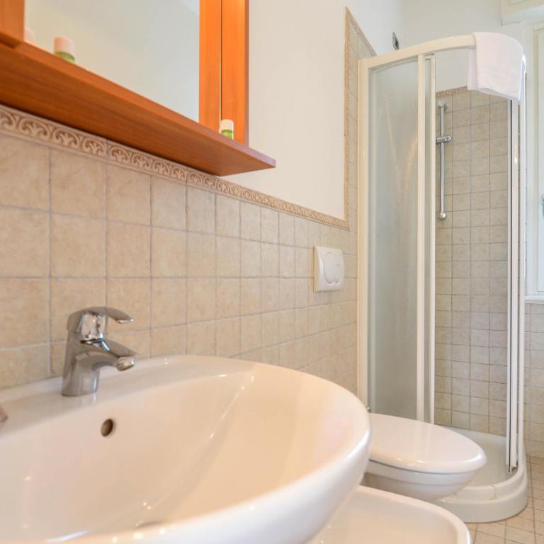 Appartamenti Il Sogno - Appartamento Familiare con Vista Lago e Giardino - Via Valassina 8 - 2