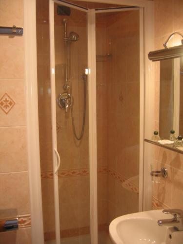 IN Roma Vale&Hillary colosseo b&b - Camera Singola con Bagno Privato Esterno - 8