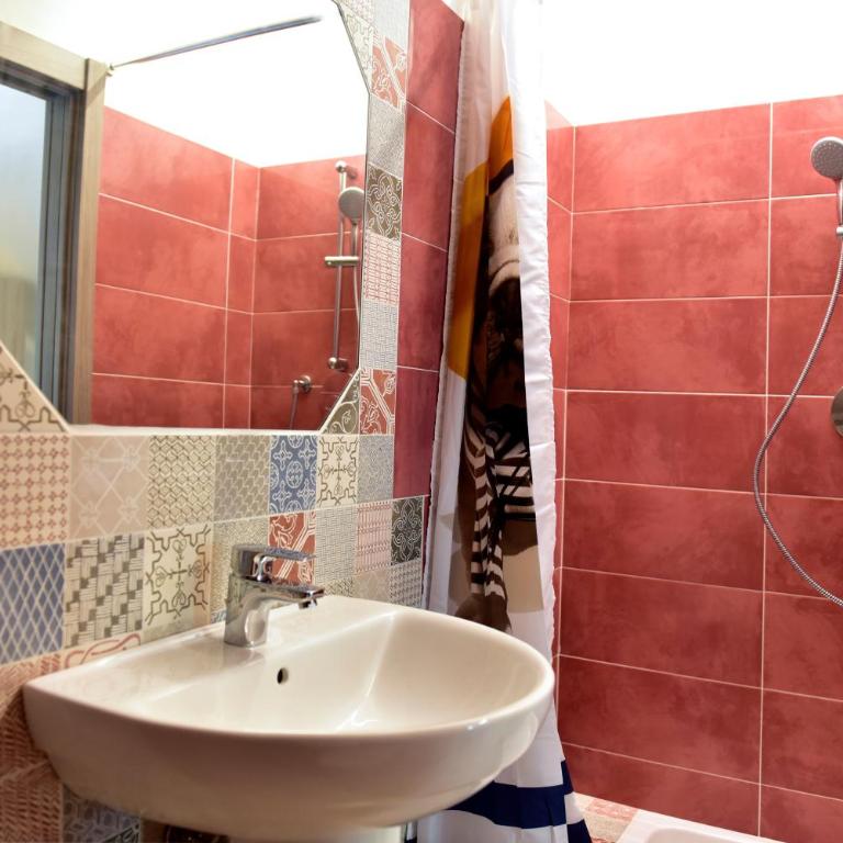 Agriturismo Un Mare di Fiori - Camera Economy Matrimoniale/Doppia con Letti Singoli - 2