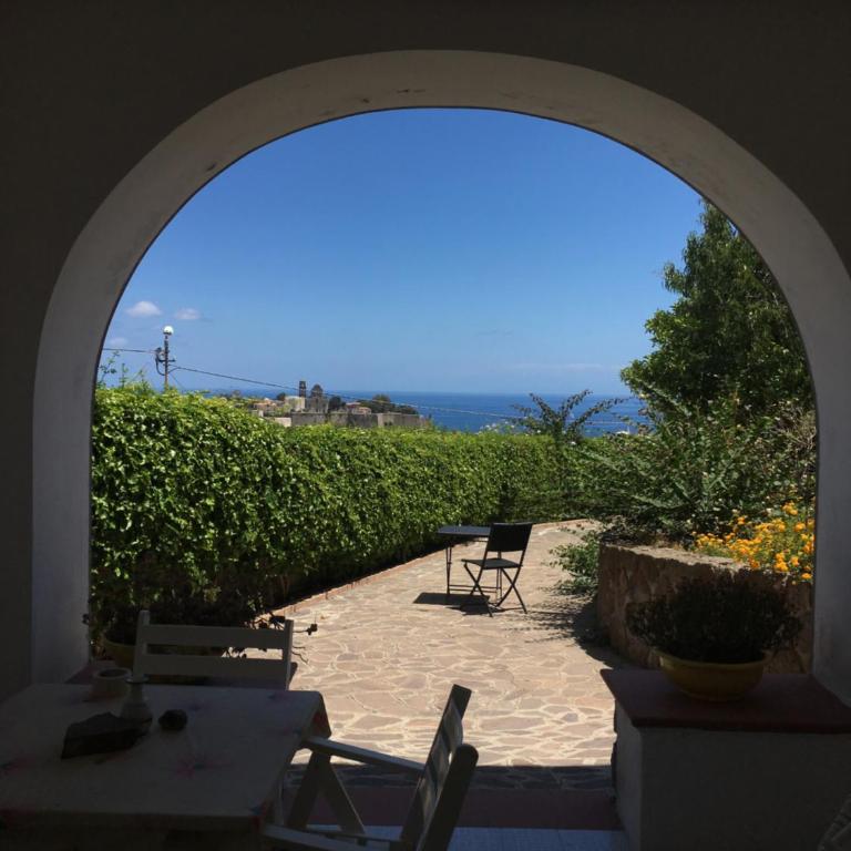 Costa Residence Vacanze - Camera Familiare con Doccia e Angolo Cottura - 2