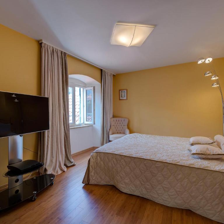 Kotor old town Palace Bucha - Apartment with Sea View - 21