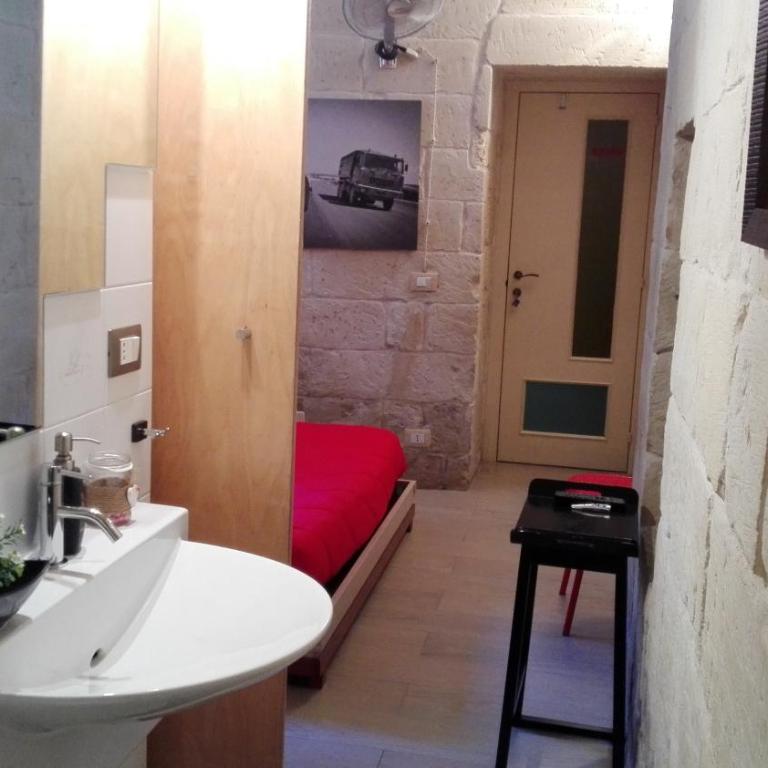 White Suite B&B - Camera Matrimoniale Basic - 8