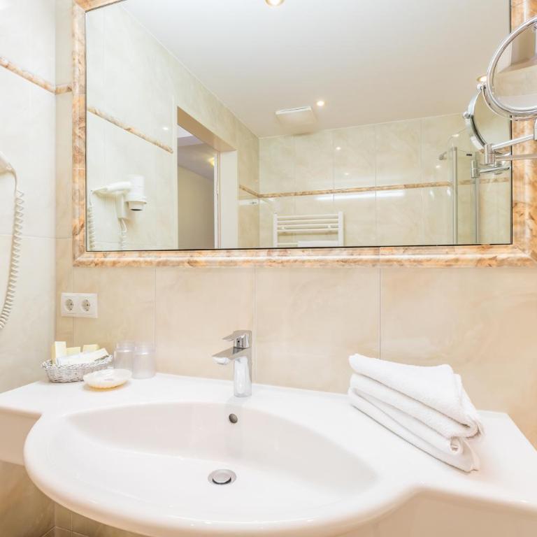 Hotel Riedl im Zillertal - Comfort Doppelzimmer - 2