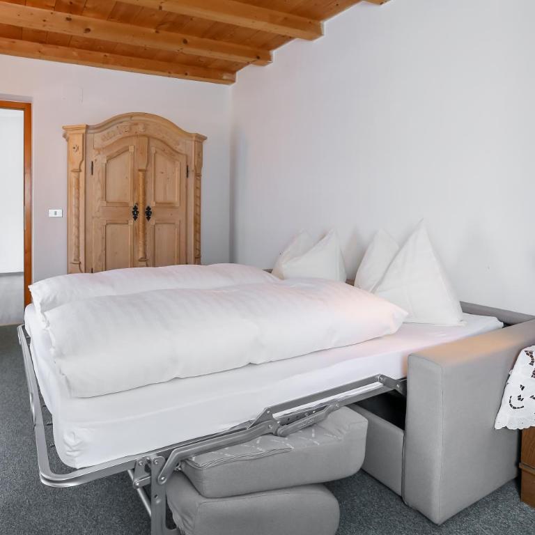 Garni Meinrad - Familienzimmer mit Balkon - 8