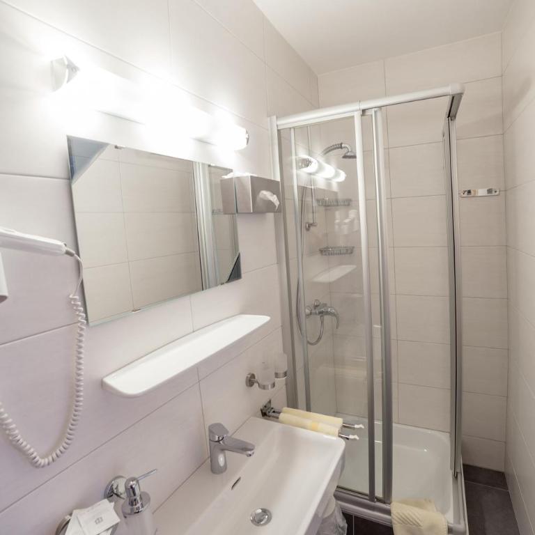 Pension Christophorus - Doppelzimmer mit Balkon - 3