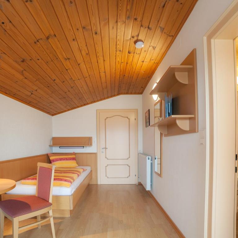 Pension Christophorus - Einzelzimmer mit Balkon - 1