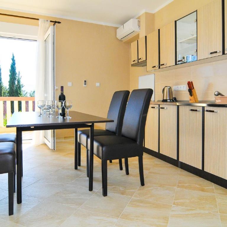 Apartments Mira - One-Bedroom Apartment - 13